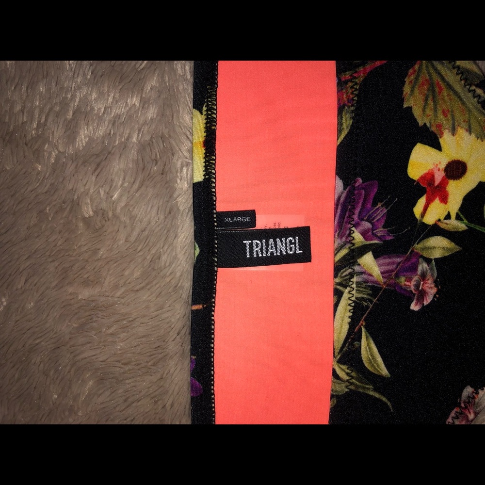 Never worn triangl bottoms. XL